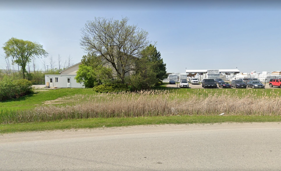 Primary Photo Of 220 Universal Rd, Woodstock Manufacturing For Lease