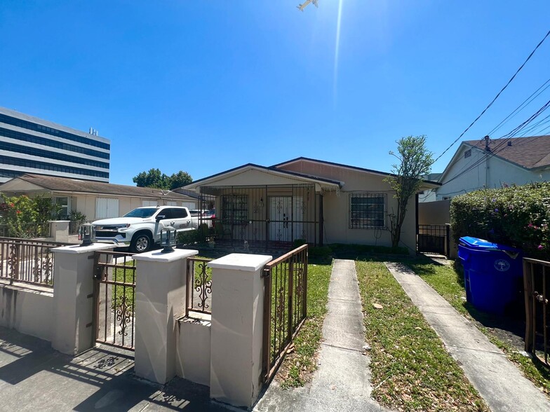 Primary Photo Of 2752 SW 3rd St, Miami Apartments For Sale