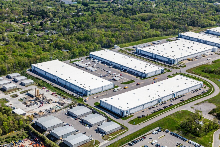 More Photos Of 400 Mason Rd, La Vergne Unknown For Sale