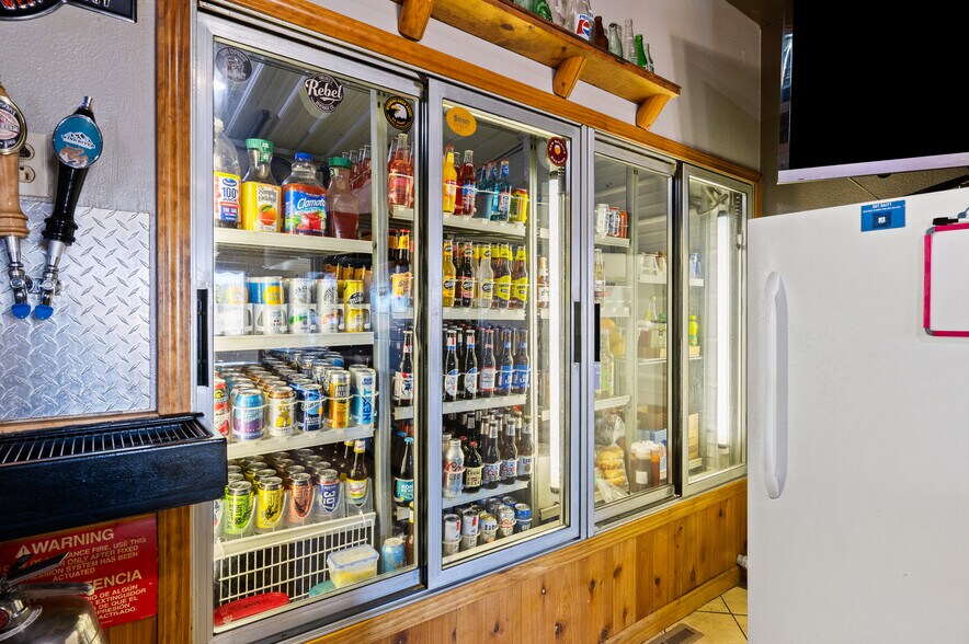 More Photos Of 2 Hays Blvd, Pine Haven Restaurant For Sale