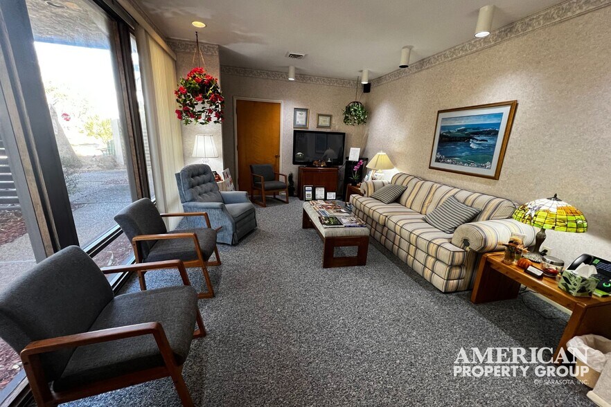 More Photos Of 101 San Marco Dr, Venice Medical For Sale