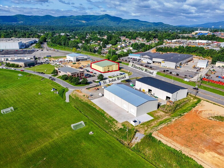 More Photos Of 68 St John rd, Salem Industrial For Lease