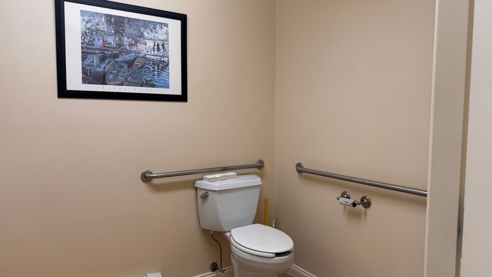 More Photos Of 292 South St, Blue Hill Office For Sale