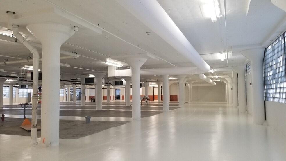 More Photos Of 101 S Parker Ave, Indianapolis Distribution For Lease