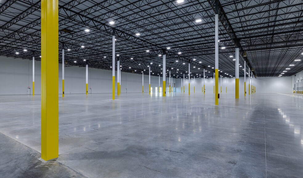 More Photos Of 4601 Dr. MLK Jr. Dr, Arlington Distribution For Lease