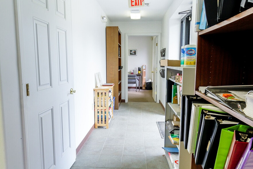 More Photos Of 26 Evergreen Dr, Portland Manufacturing For Sale