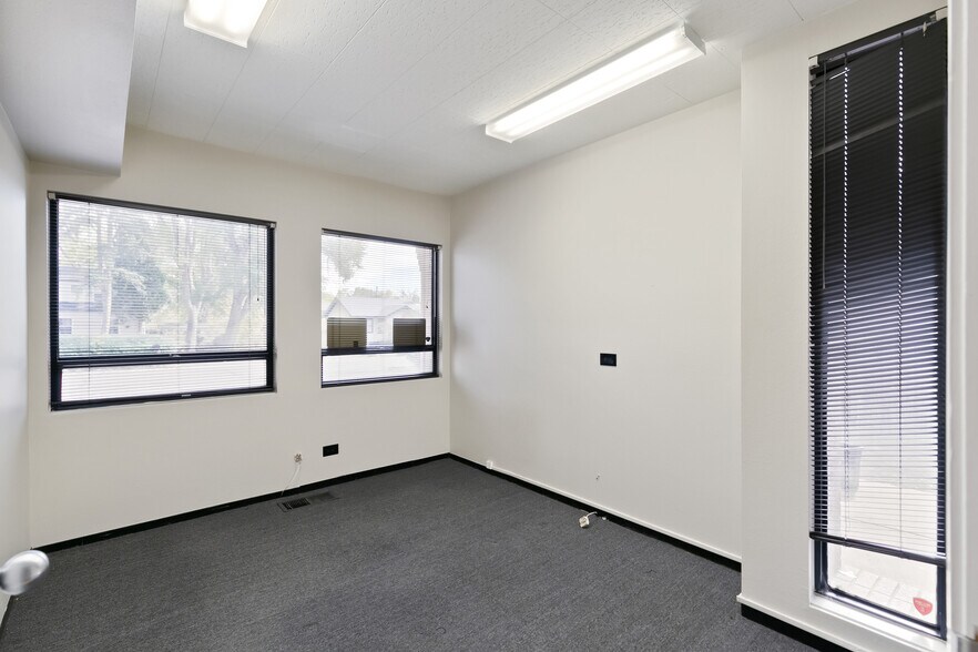 More Photos Of 7000 W 14th Ave, Lakewood Office For Lease
