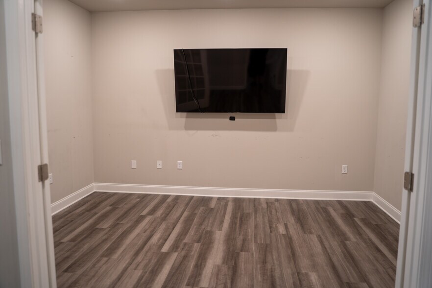 More Photos Of 132 Broadbent Way, Anderson Medical For Lease