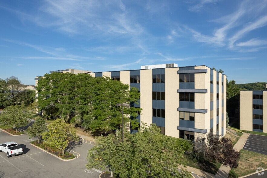 More Photos Of 1301 Virginia Dr, Fort Washington Office For Lease