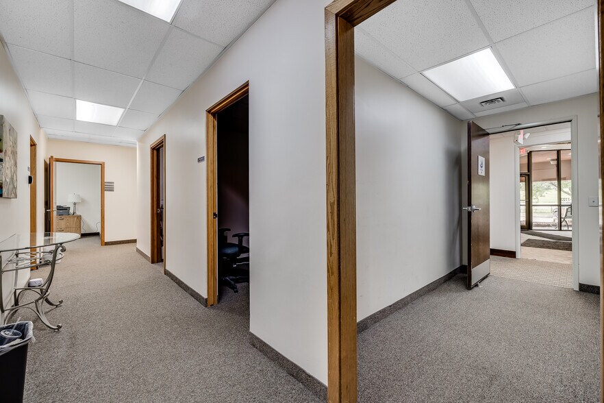 More Photos Of 4555 Erin Dr, Eagan Office For Sale