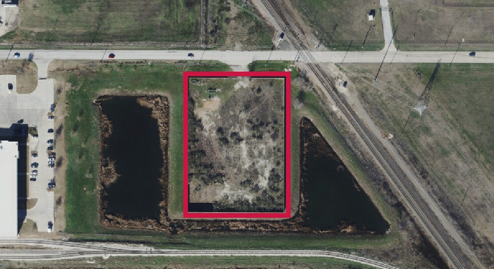 More Photos Of 700 Industrial Blvd E, Fort Worth Land For Lease