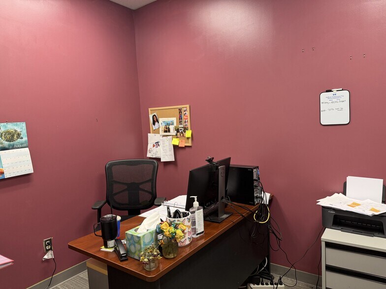 More Photos Of 829 Davis St, Blacksburg Medical For Sale
