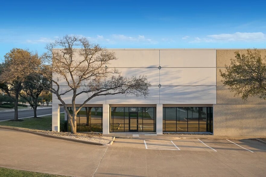 More Photos Of 2515 Brockton Dr, Austin Warehouse For Lease