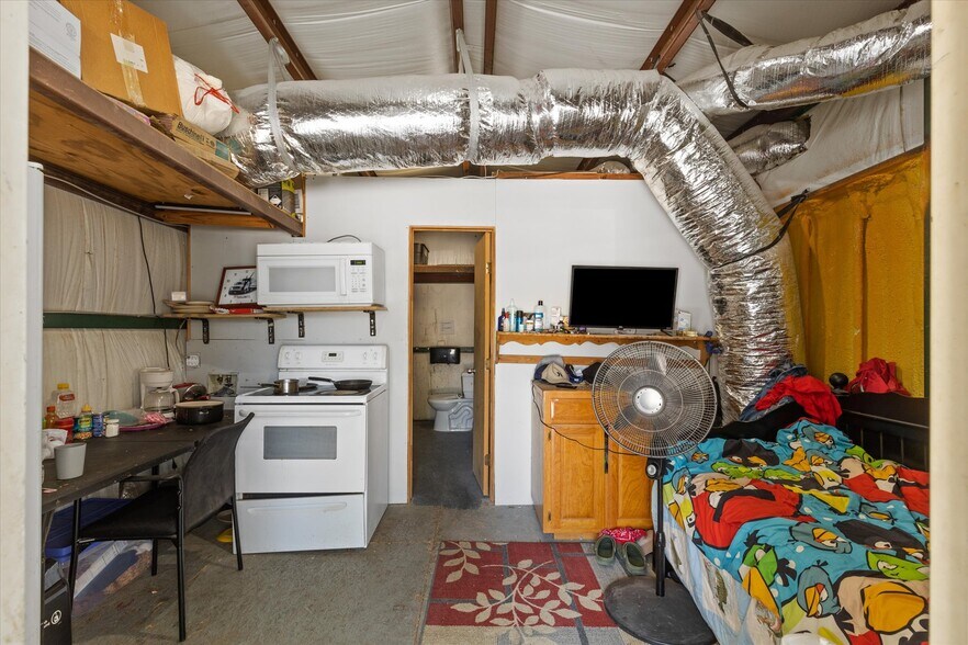 More Photos Of 725 Holmes Dr, Granbury Auto Repair For Sale