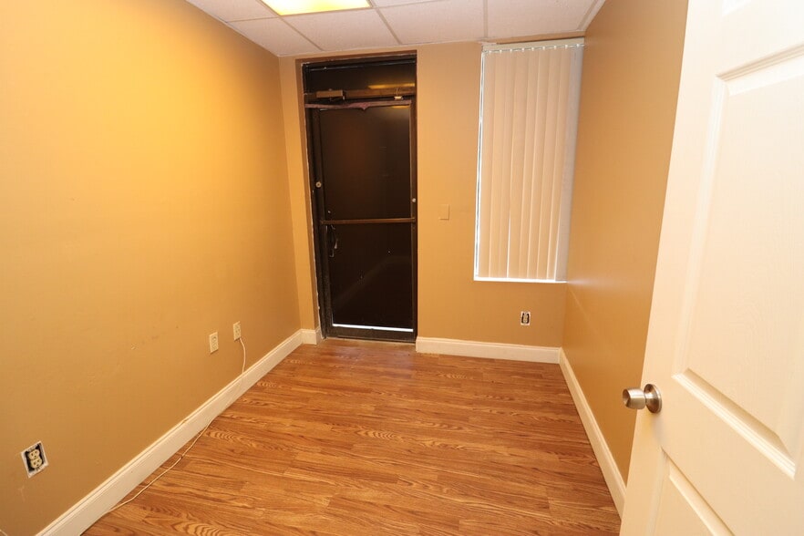 More Photos Of 6731-6755 Sunset Strip, Sunrise Unknown For Lease