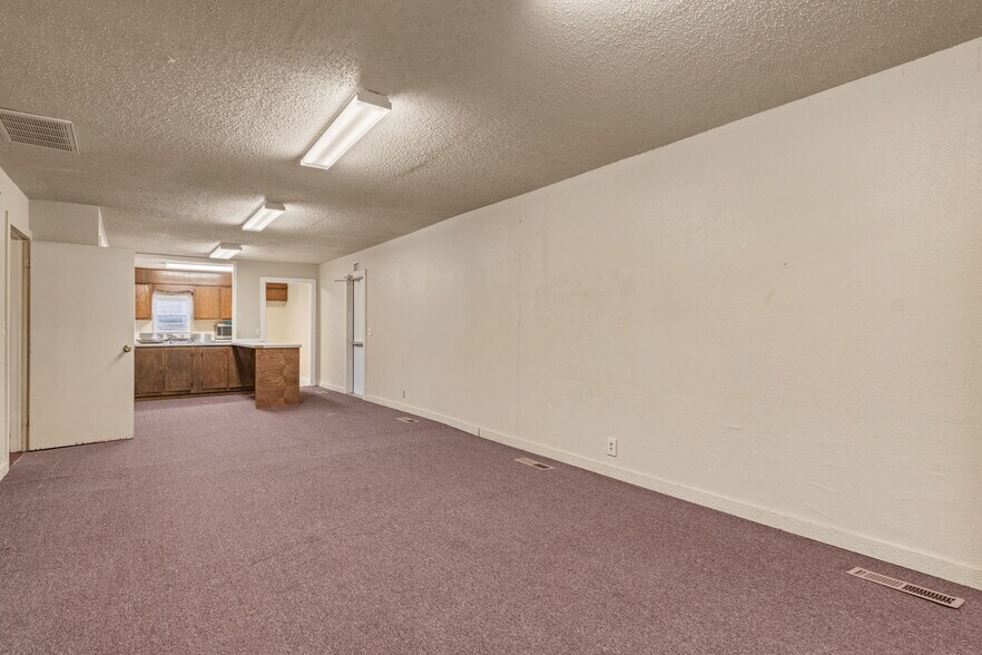 More Photos Of 215 S Bixby St, Coweta Religious Facility For Sale