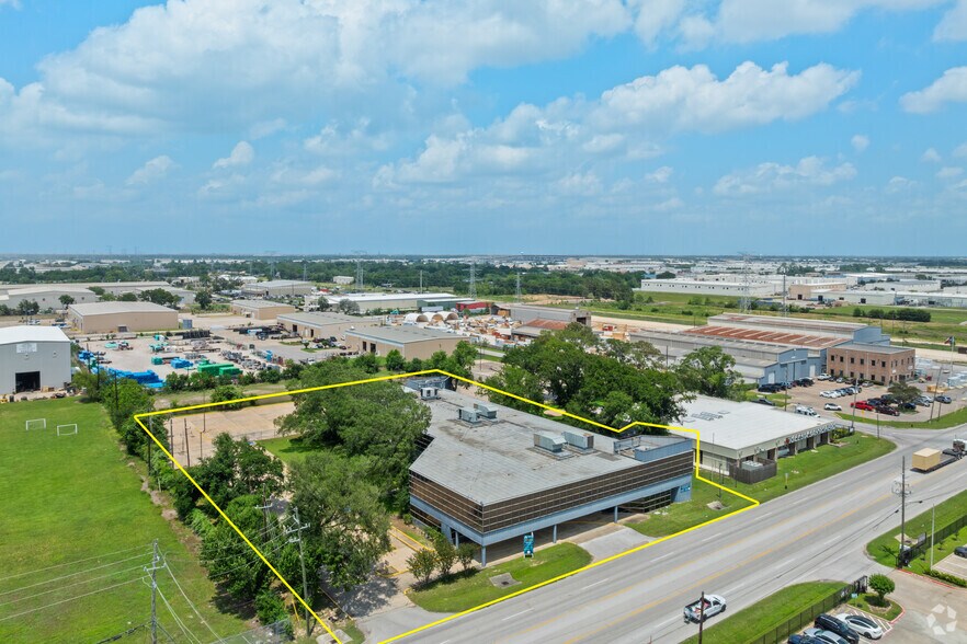 More Photos Of 11302 Tanner Rd, Houston Office For Lease