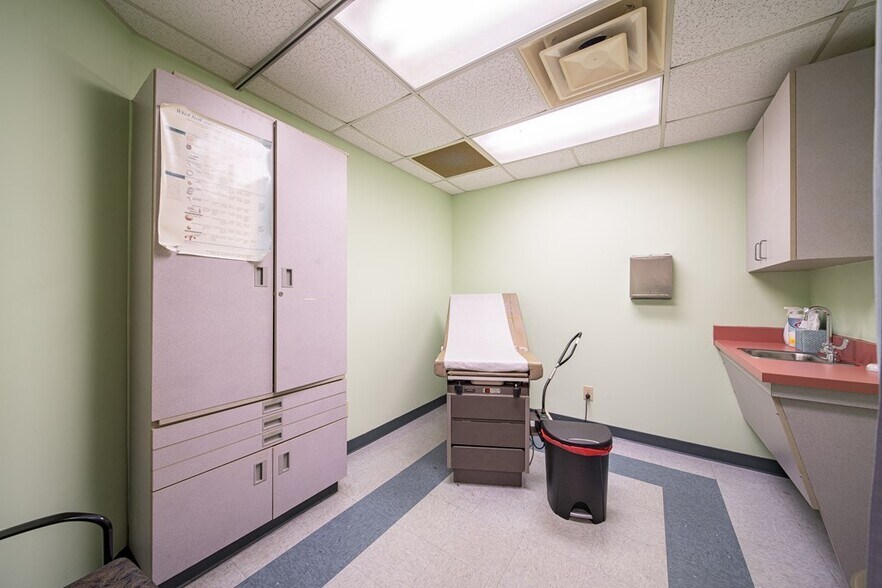 More Photos Of 1610 Opelika Rd, Phenix City Medical For Sale