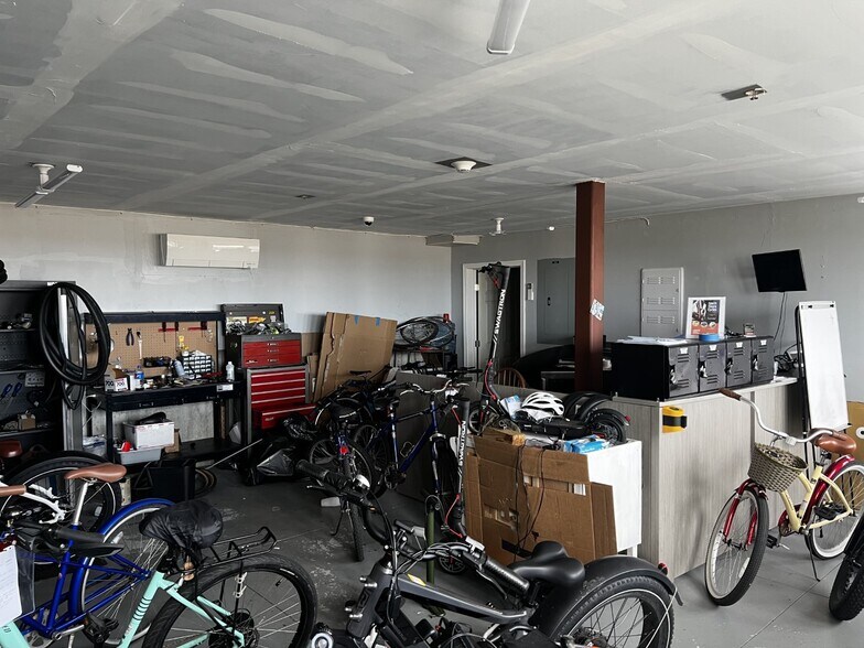 More Photos Of 155 Nantasket Ave, Hull Storefront For Sale