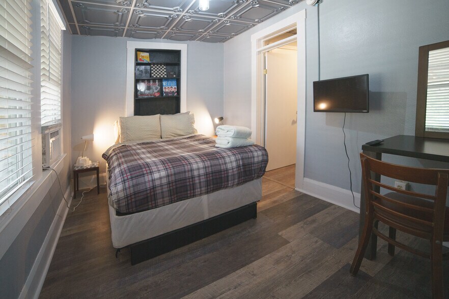 More Photos Of 3109 N Ola Ave, Tampa Hospitality For Sale