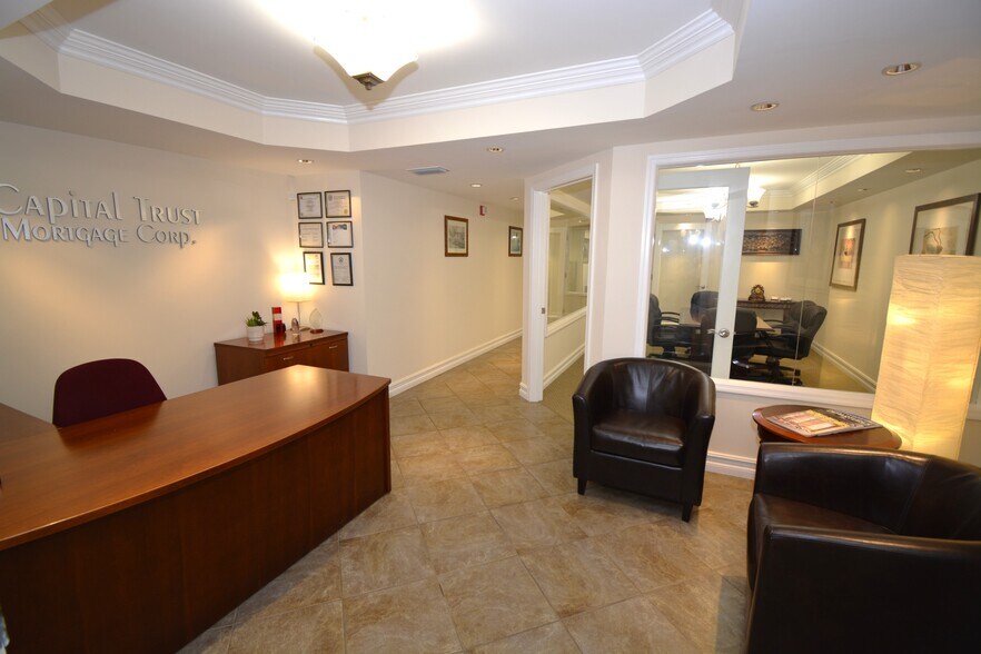 More Photos Of 7765 SW 87th Ave, Miami Office For Sale