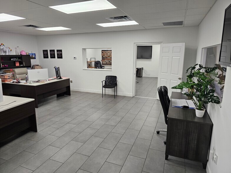 More Photos Of 1313 S Killian Dr, Lake Park Manufacturing For Lease