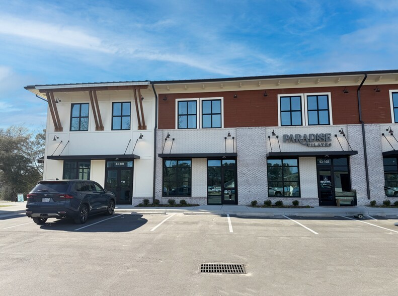 More Photos Of 42 Shuckin St, Hampstead General Retail For Lease