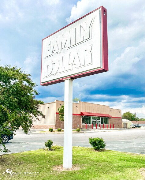 More Photos Of 4300 Vanderbilt Rd, Birmingham Freestanding For Sale