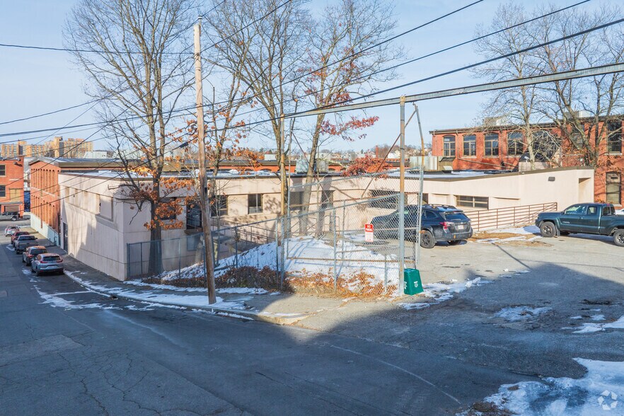 More Photos Of 60 Fremont St, Worcester Warehouse For Lease