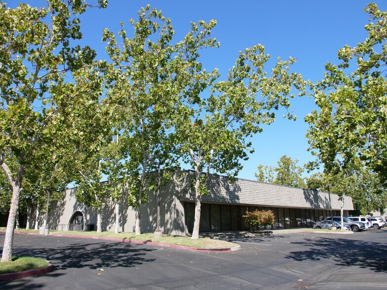 More Photos Of 2424 Arden Way, Sacramento Medical For Sale