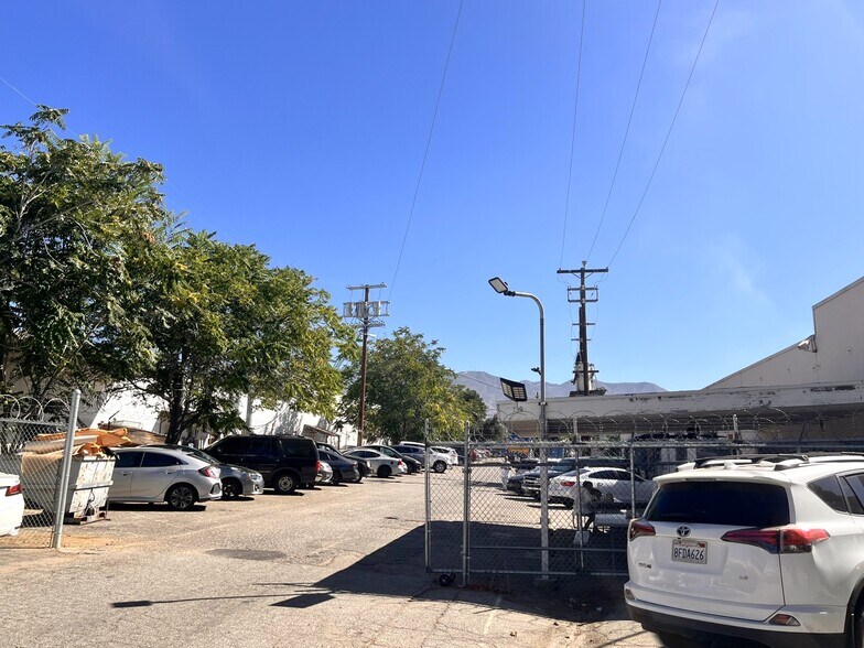 More Photos Of 12970 Bradley Ave, Sylmar Warehouse For Sale