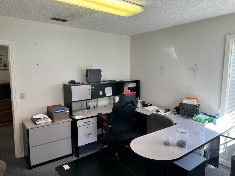 More Photos Of 1931 Dellwood Dr, Tallahassee Office For Sale
