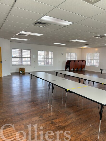 More Photos Of 605 Americana Blvd, Boise Storefront Retail Office For Lease