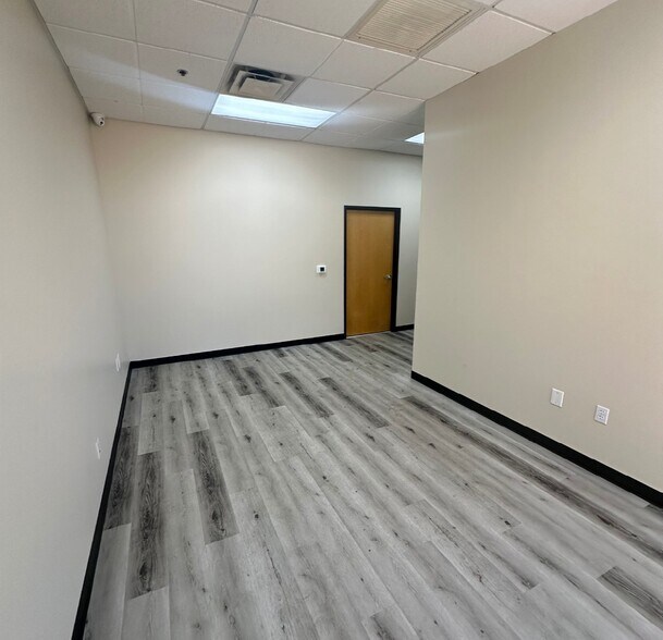 More Photos Of 6003 S 40th St, Phoenix Warehouse For Lease