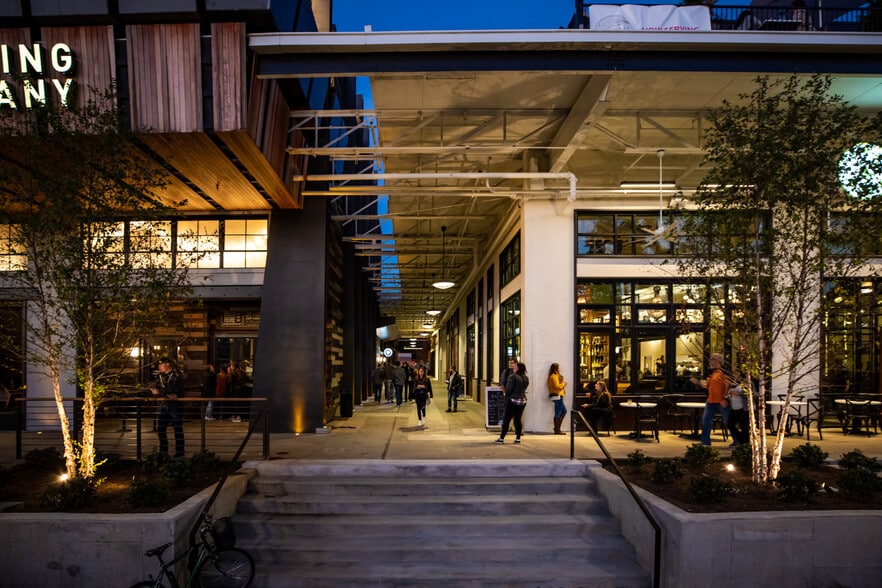 More Photos Of 550 Somerset Ter NE, Atlanta General Retail For Lease