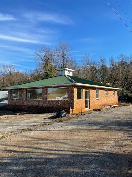 Primary Photo Of 419 Church St, Hurt Showroom For Sale