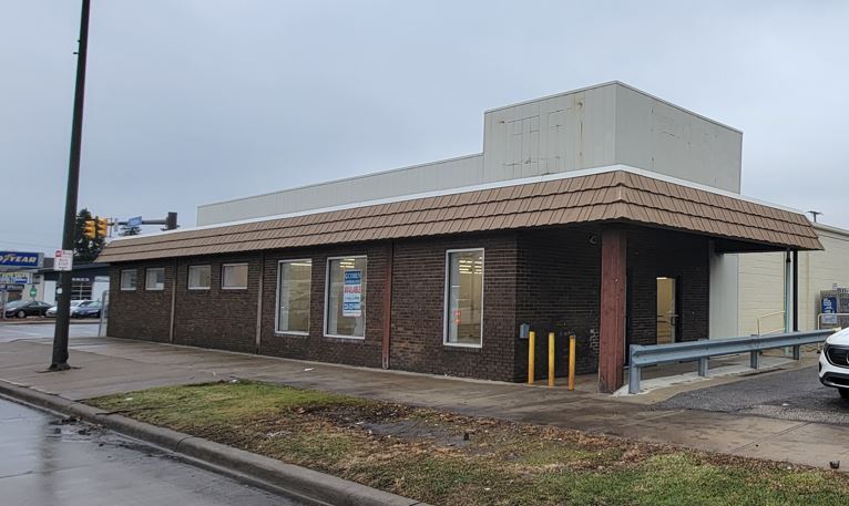 Primary Photo Of 11705 Bellaire Rd, Cleveland Freestanding For Lease