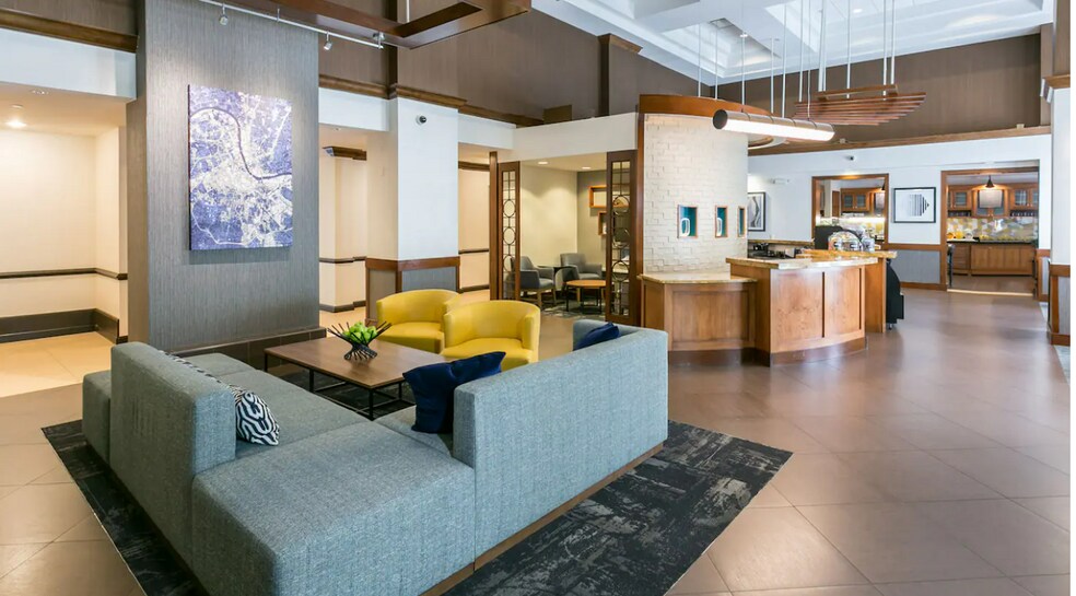 More Photos Of 650 Bakers Bridge Ave, Franklin Hotel For Sale
