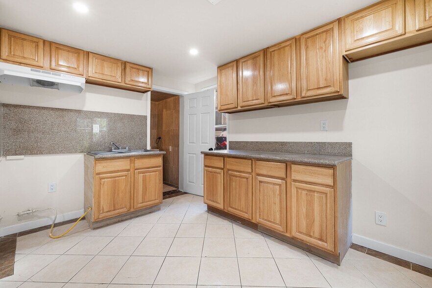 More Photos Of 127 S Evergreen Ave, Los Angeles Multifamily For Sale