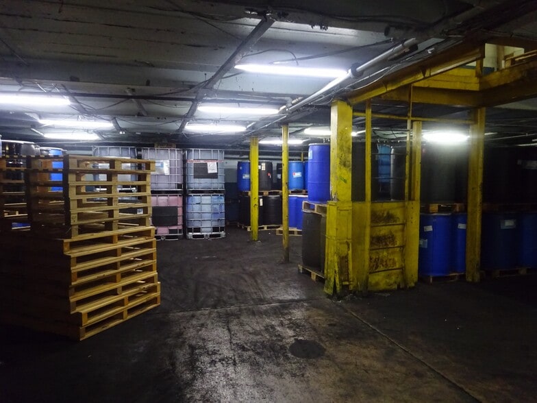 More Photos Of 3146 Marion St, Laureldale Manufacturing For Sale