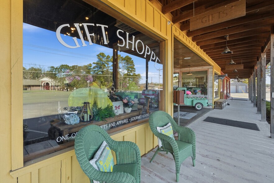 More Photos Of 7106 Dollarway Rd, White Hall Storefront Retail Office For Sale