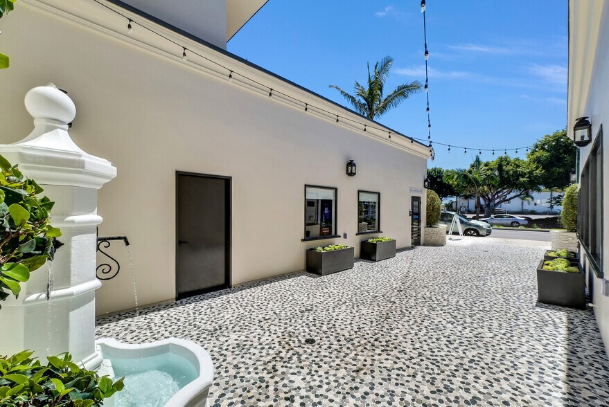 More Photos Of 3732-3734 E Coast Hwy, Corona Del Mar Storefront Retail Residential For Lease