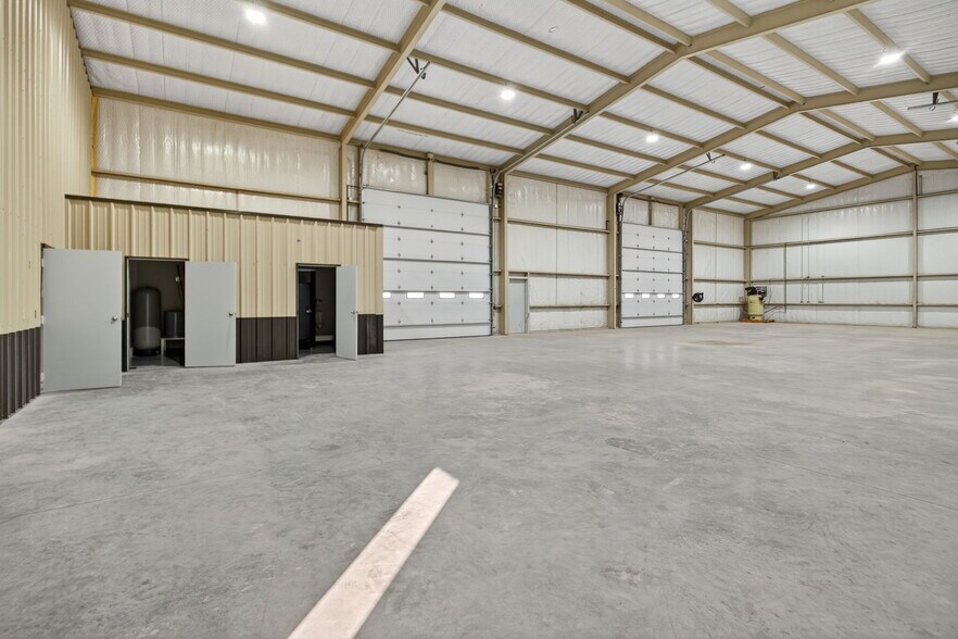 More Photos Of 16680 W Basin St, Odessa Warehouse For Sale