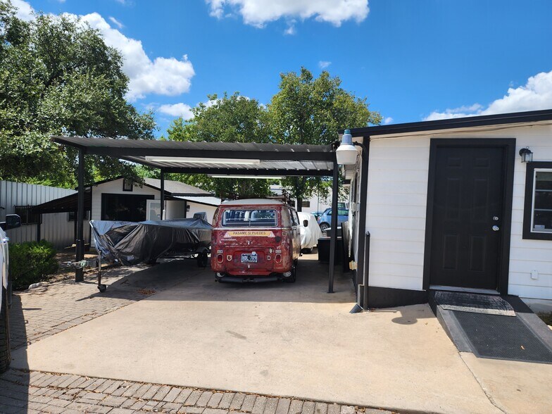 More Photos Of 5401 S Congress Ave, Austin Auto Dealership For Sale