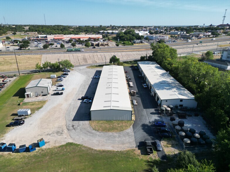 More Photos Of 221 W Interstate 20, Weatherford Warehouse For Lease