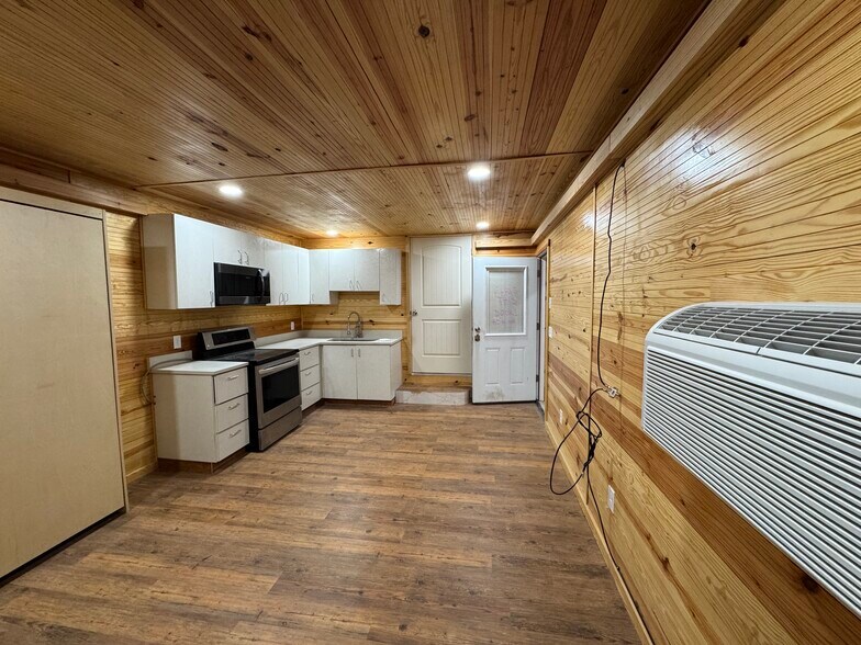 More Photos Of 1851 County Road 280, Leander Warehouse For Lease