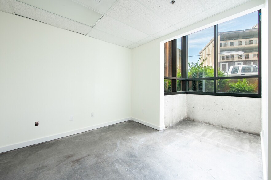 More Photos Of 225 NE 65th St, Seattle Apartments For Sale