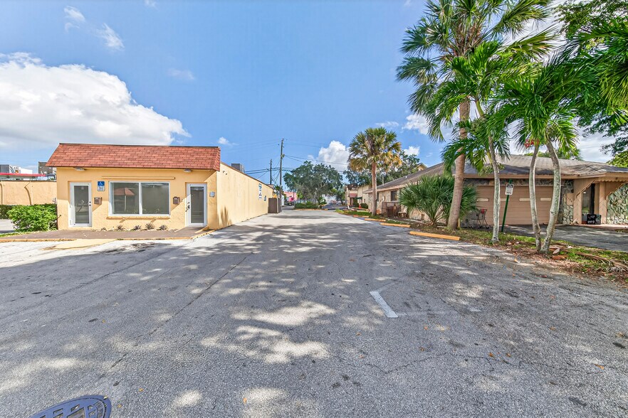More Photos Of 1180 NW 41st Ter, Lauderhill Office For Lease
