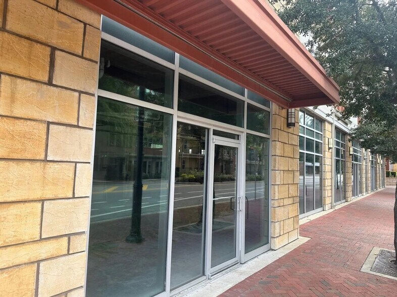 More Photos Of 491 W University Ave, Gainesville Apartments For Lease