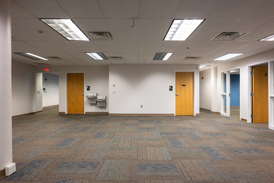 More Photos Of 7200 Chestnut St, Upper Darby Township Office For Lease